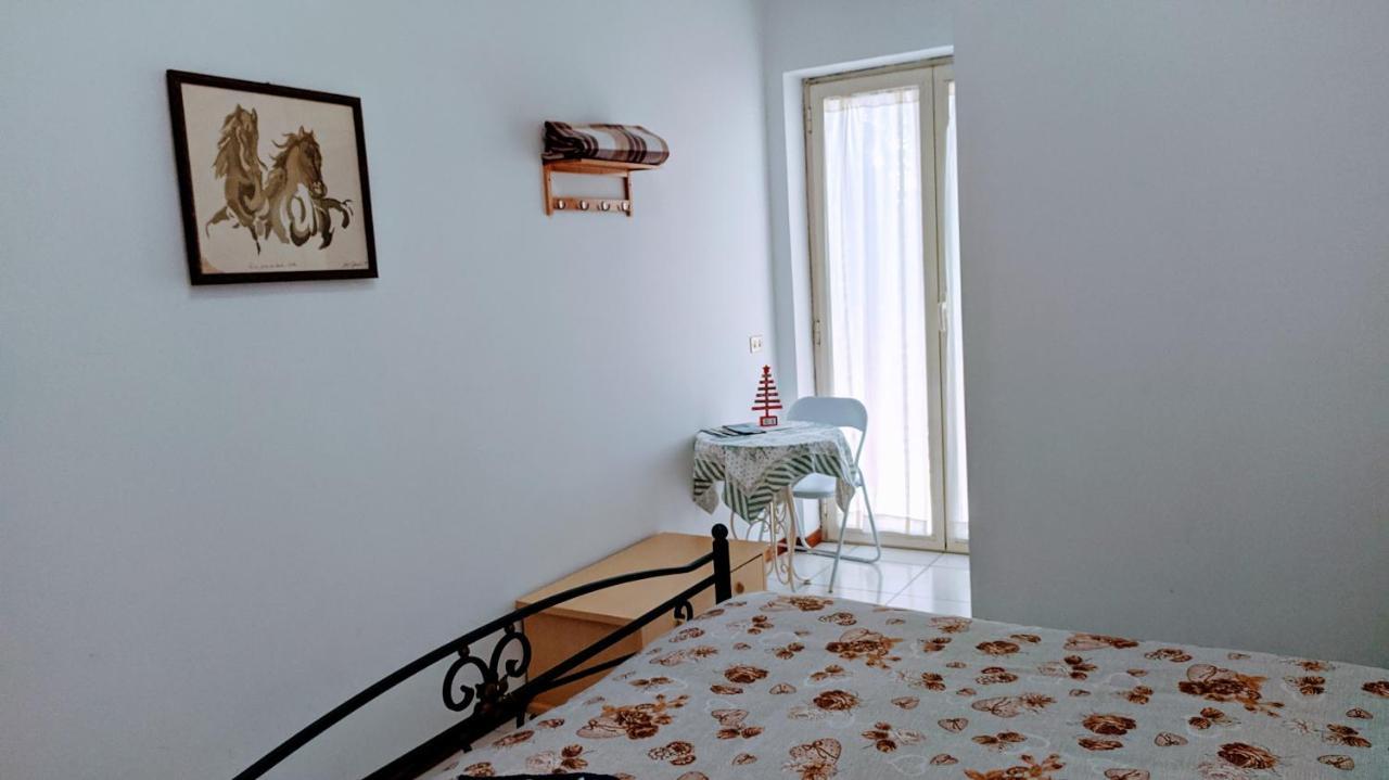Peppino'S Room Naples Exterior photo