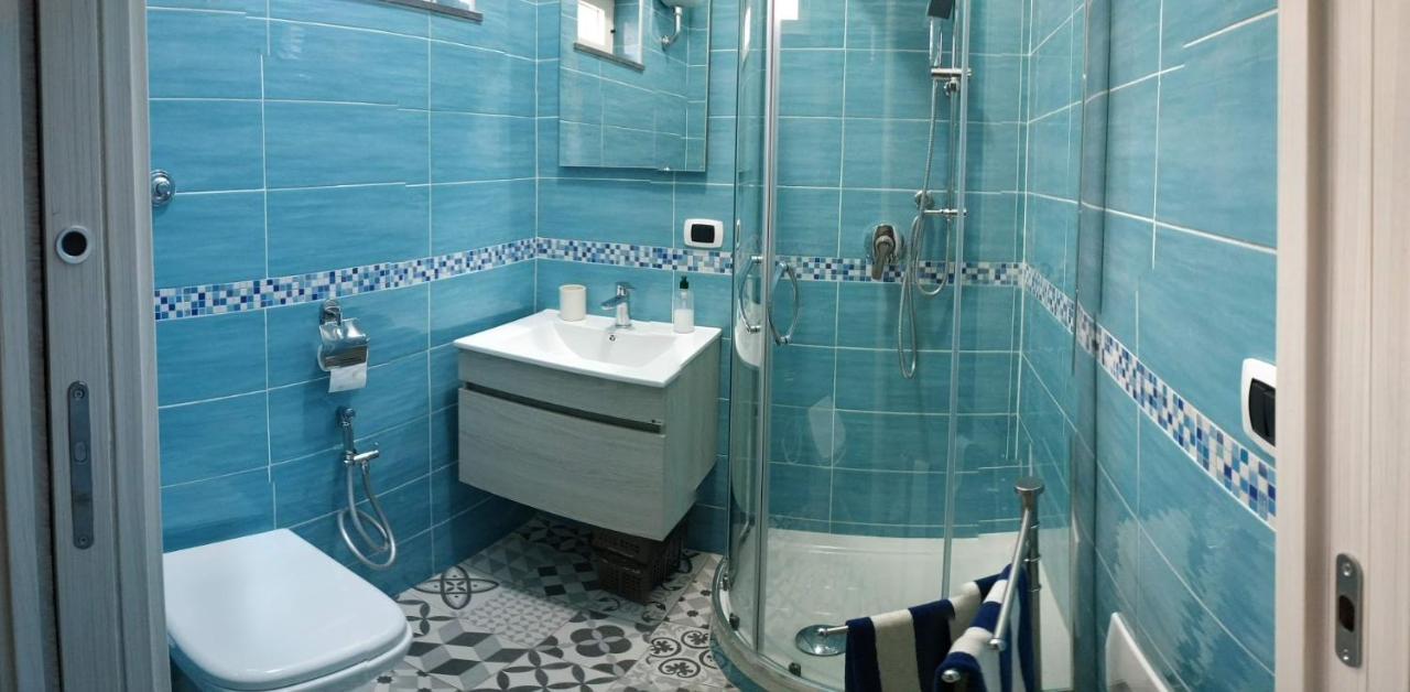 Peppino'S Room Naples Exterior photo