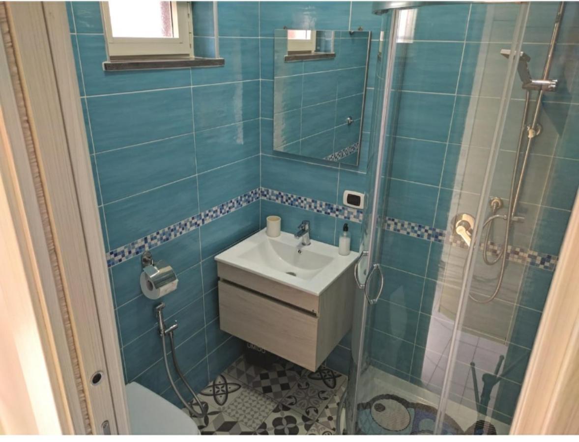 Peppino'S Room Naples Exterior photo