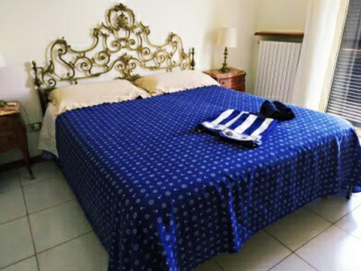 Peppino'S Room Naples Exterior photo